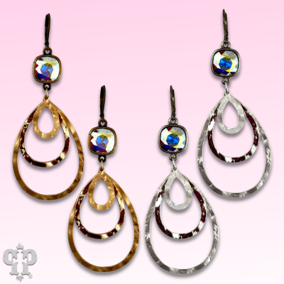 Matte and shiny metal teardrop earring with crystals from Swarovski®