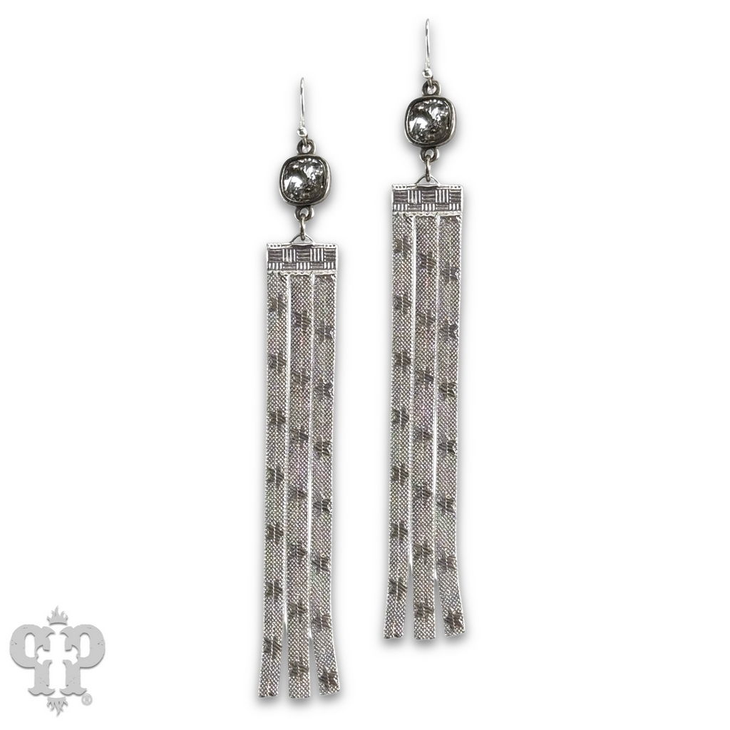 Star embossed mesh fringe earring with crystals from Swarovski®