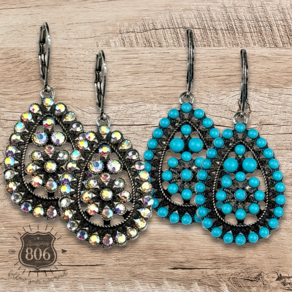 Stone studded teardrop earring