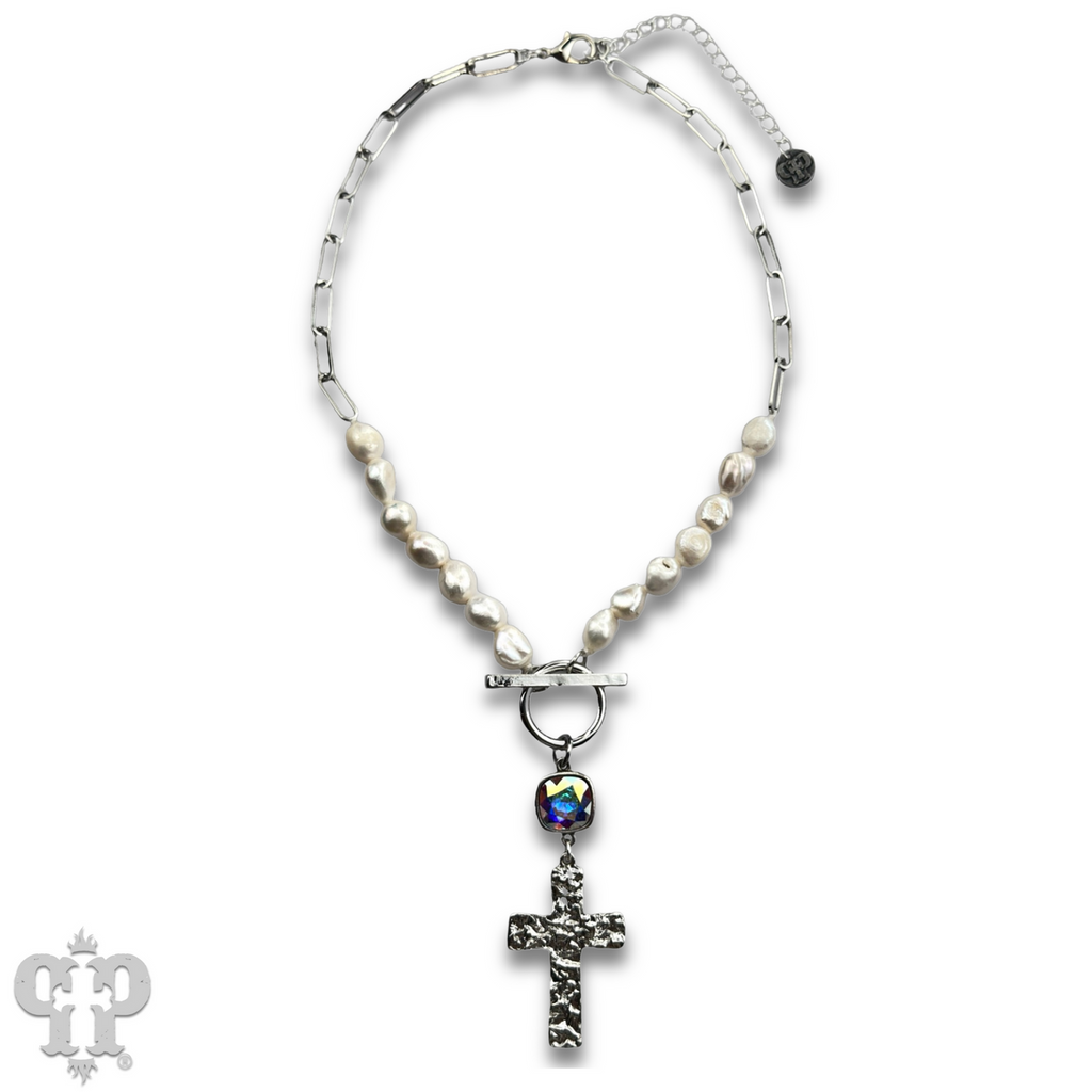 Freshwater pearl and cross neckace with crystals from Swarovski®